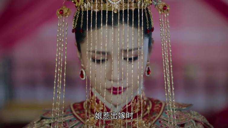 #电视剧小娘惹# 【惹播-不明觉厉惹学课】新娘“扭步子”,新郎“摇扇子”。娘惹大婚风俗知多